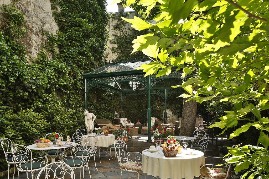 TERRASSE HOTEL DES MARRONNIERS PARIS