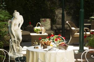 Terrasse Hotel des Marronniers Paris