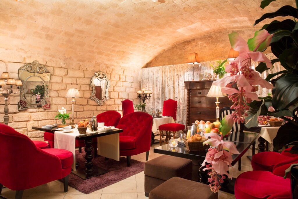 Hotel with breakfast included in Paris : vaulted lounge of the Hotel des Marronniers