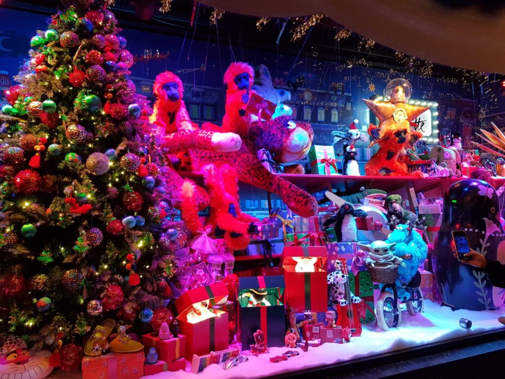 Passer Noël à Paris : vitrines des Grands Magasins