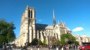 cathédrale notre dame de Paris vue de côté - Hôtel des Marronniers proche cathédrale notre dame