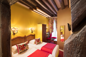 Comfort room with 2 beds at Hotel des Marronniers in Paris 6 - best rate available - non refundable offer
