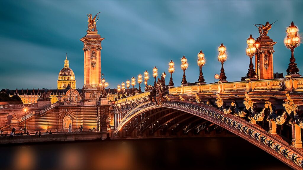 Photo du pont Alexandre III le soir pour faire une demande en mariage spéciale  